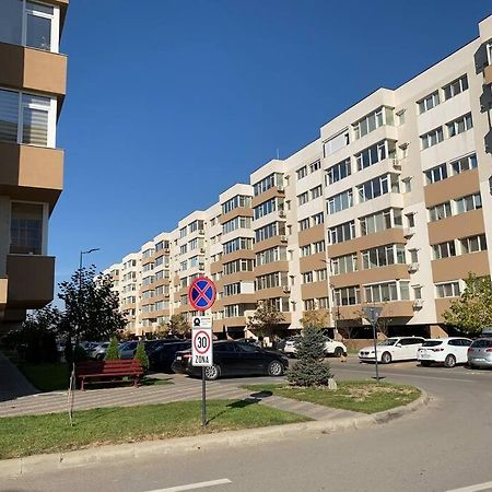 Lovely Bacau 1 Bedroom Apartment Екстериор снимка